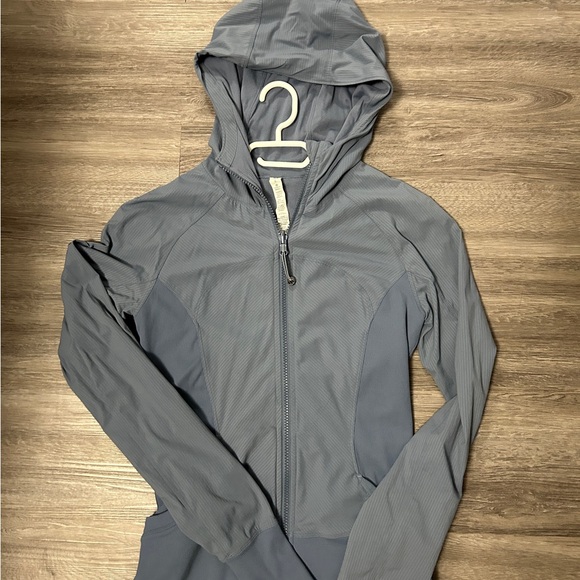 Two Lululemon In Flux reversible sz6 - Picture 4 of 9